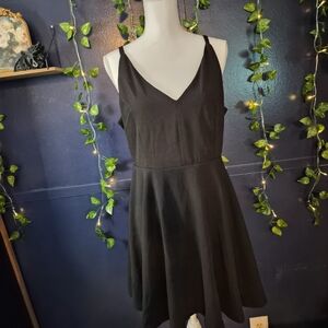 Love Tree Black V-Neck Mini Slip Dress
